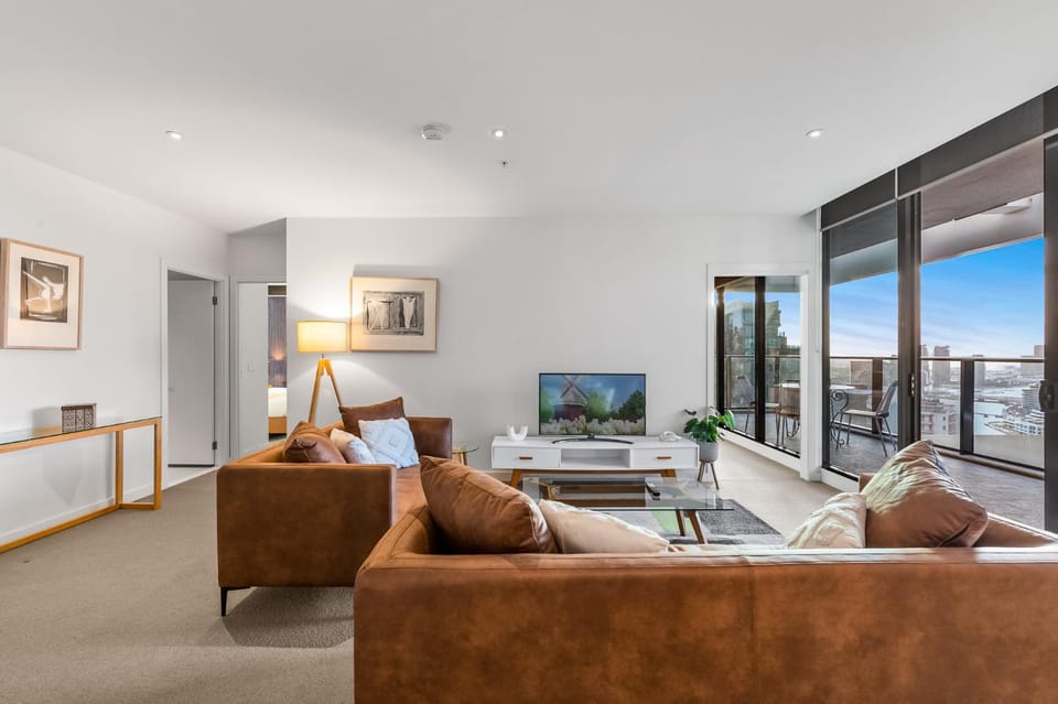 Exclusive Stays - Wrap Apartment in Southbank