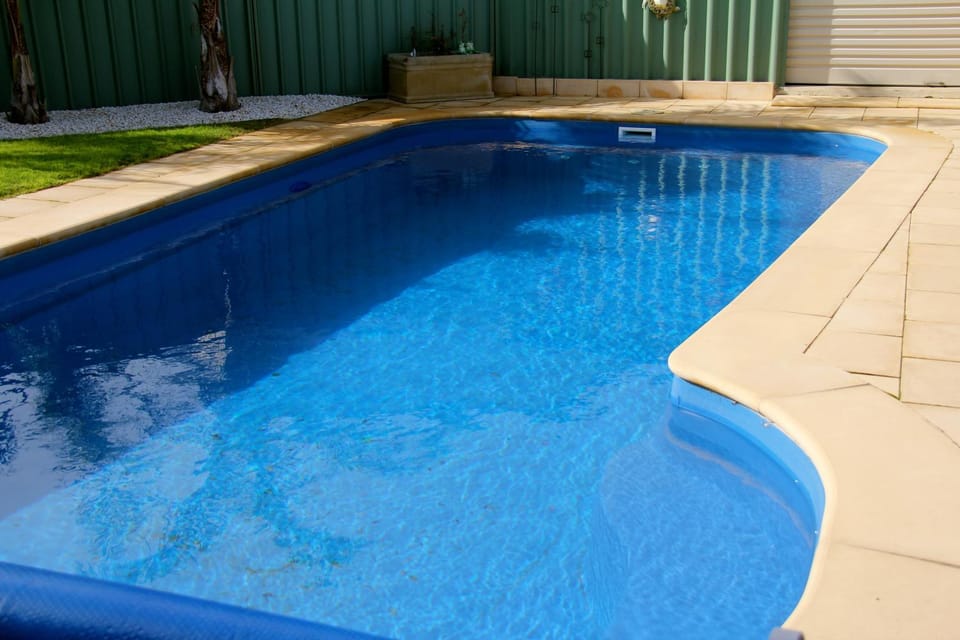 Swimming pool, Swimming pool