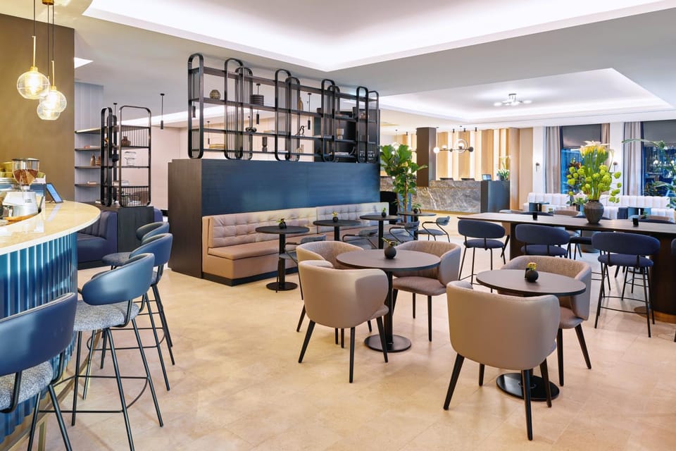 Lounge or bar
