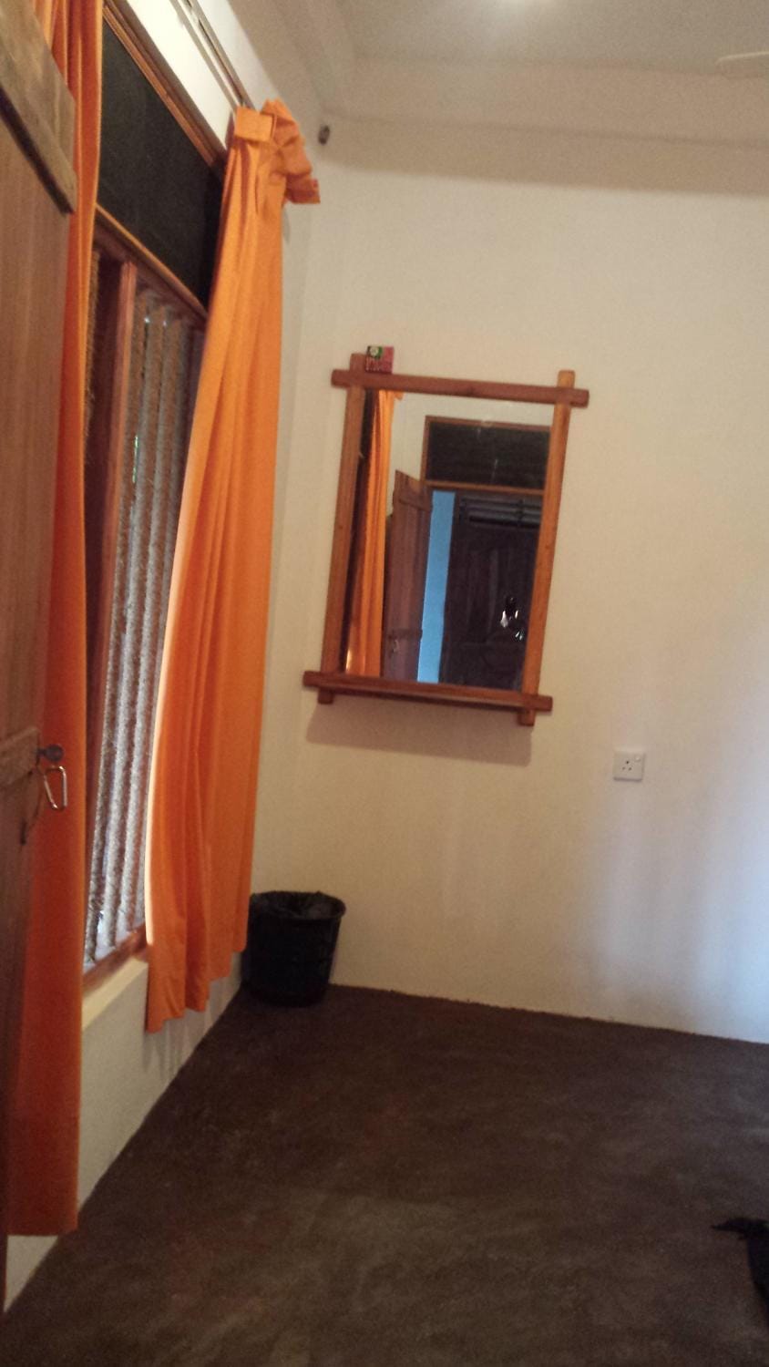 Bed, Day, On site