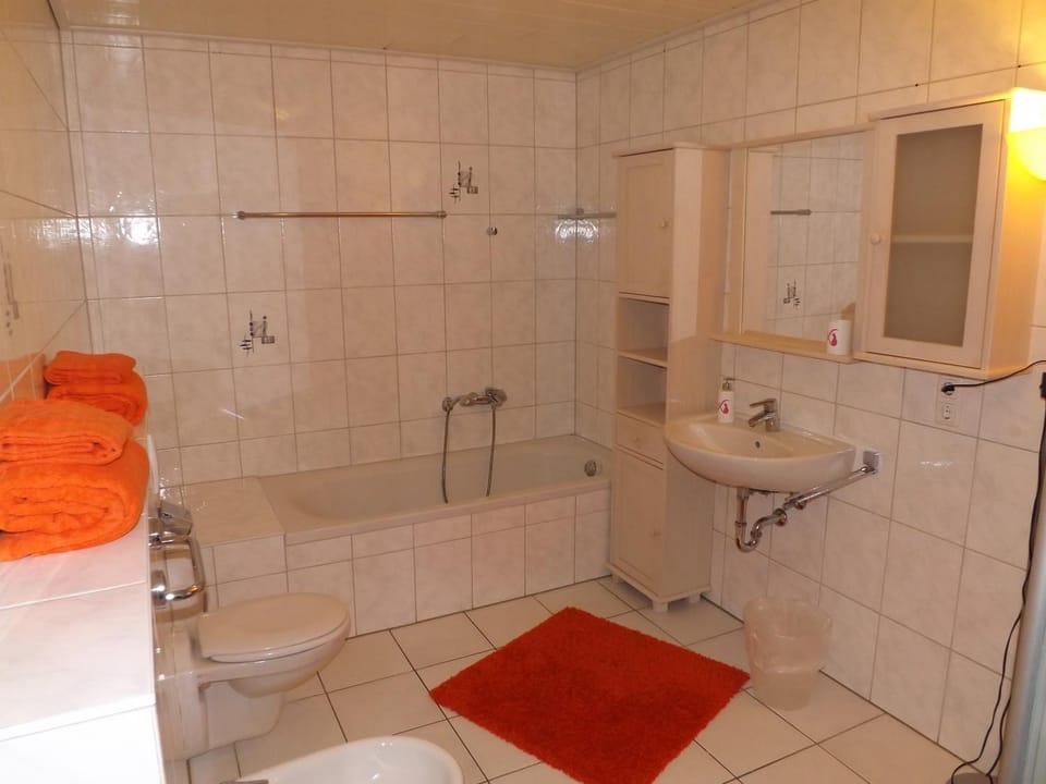 Bathroom, Photo of the whole room