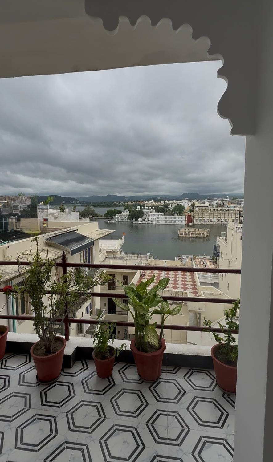 Peacock Guest House - Lake View Hotel In Udaipur Bed and Breakfast in Udaipur