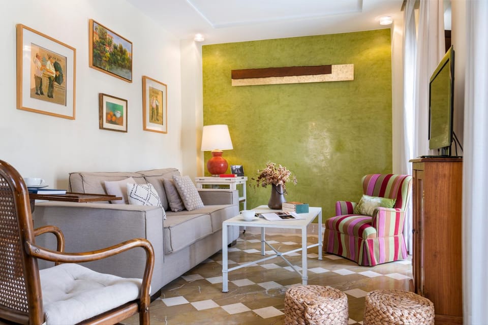 Living room, Seating area, air conditioner