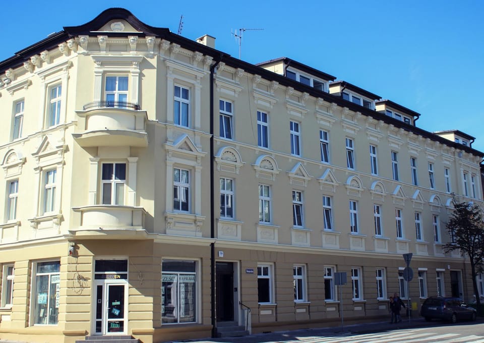 Property building, Facade/entrance, Other, Floor plan, Street view