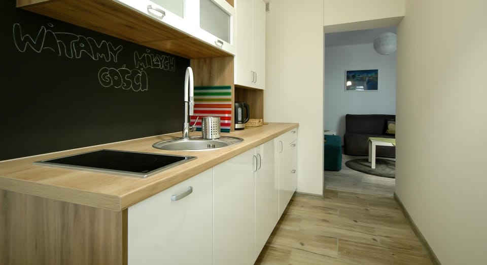 Coffee/tea facilities, Kitchen or kitchenette, Seating area, Dining area, Area and facilities