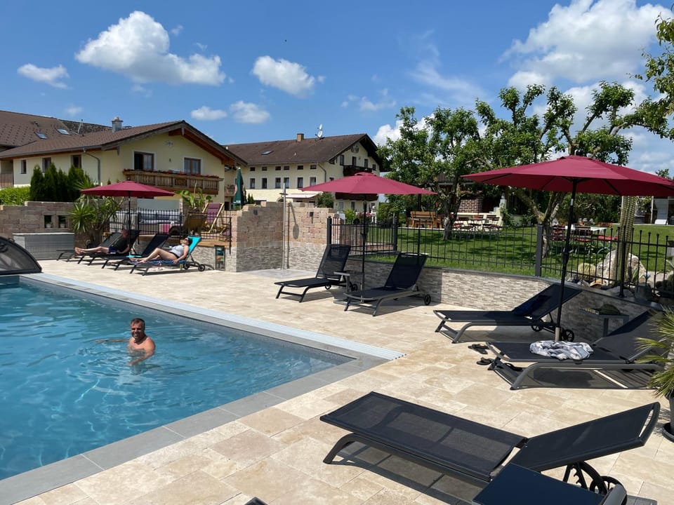 Property building, Day, People, Pool view, Swimming pool, sunbed