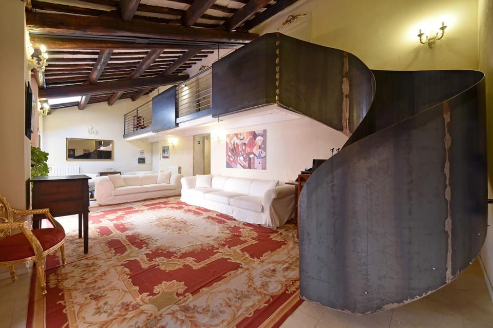 Communal lounge/ TV room
