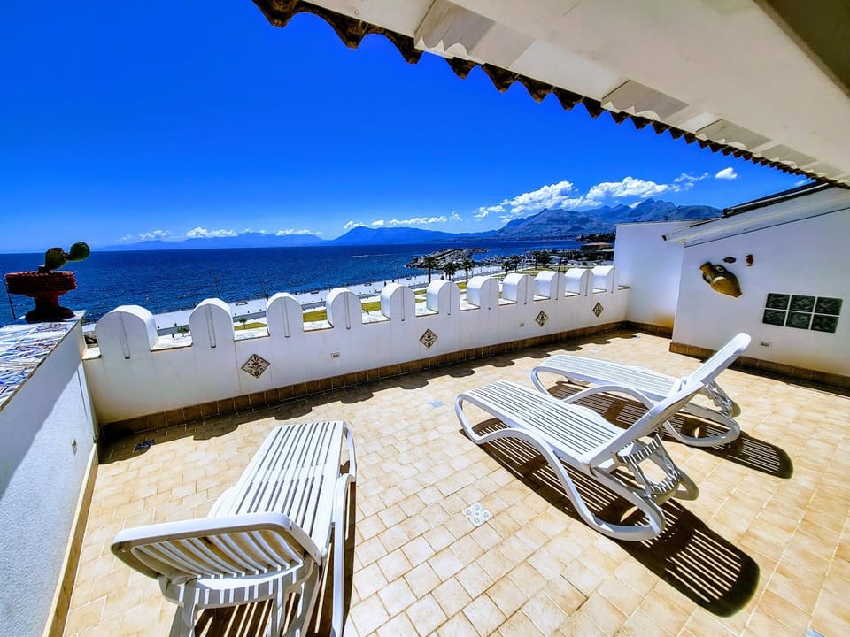 Patio, Day, Natural landscape, View (from property/room), Balcony/Terrace, Mountain view, Sea view, sunbed