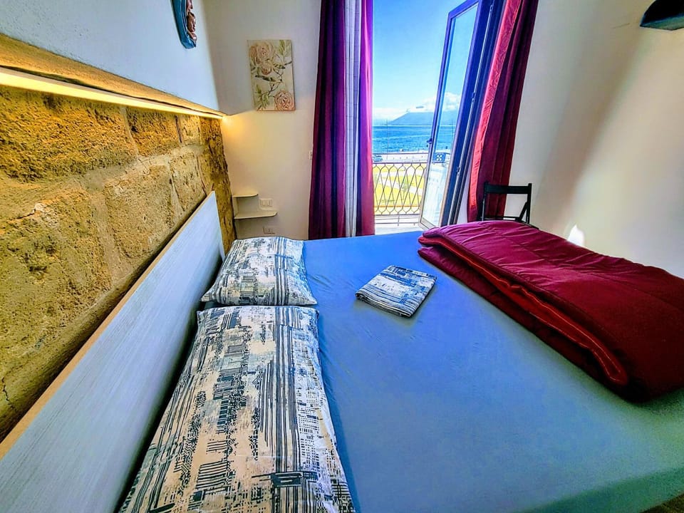 Bed, Natural landscape, Photo of the whole room, Bedroom, Sea view