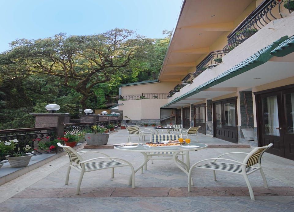 Patio, Restaurant/places to eat, Balcony/Terrace