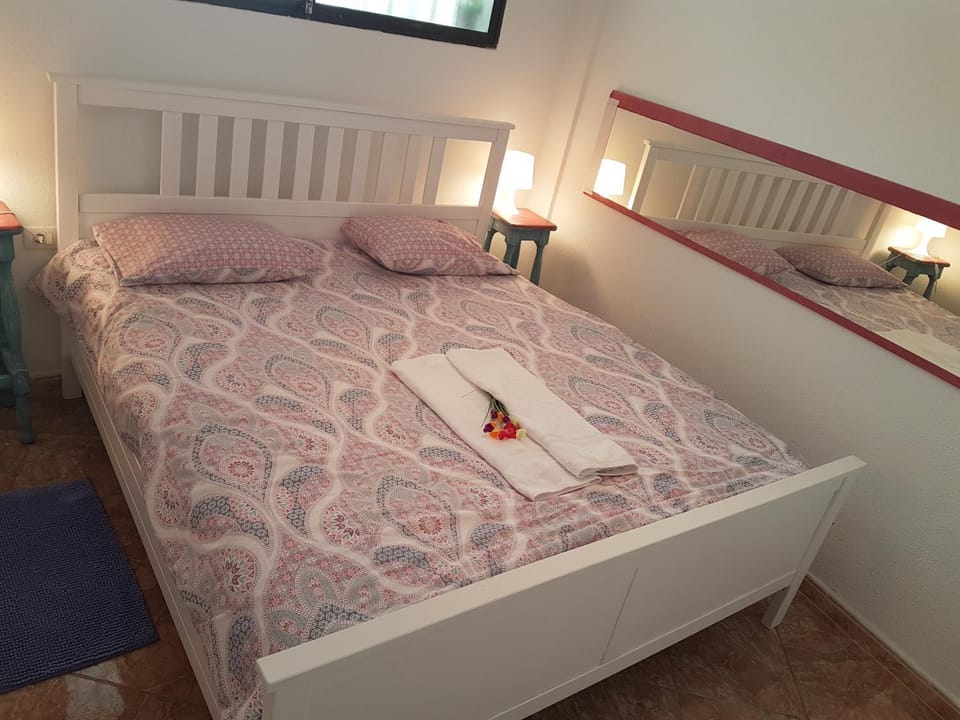 Bed, Photo of the whole room