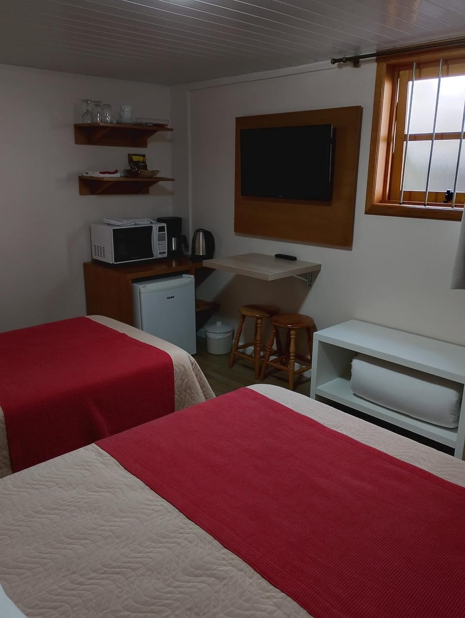 Photo of the whole room, minibar