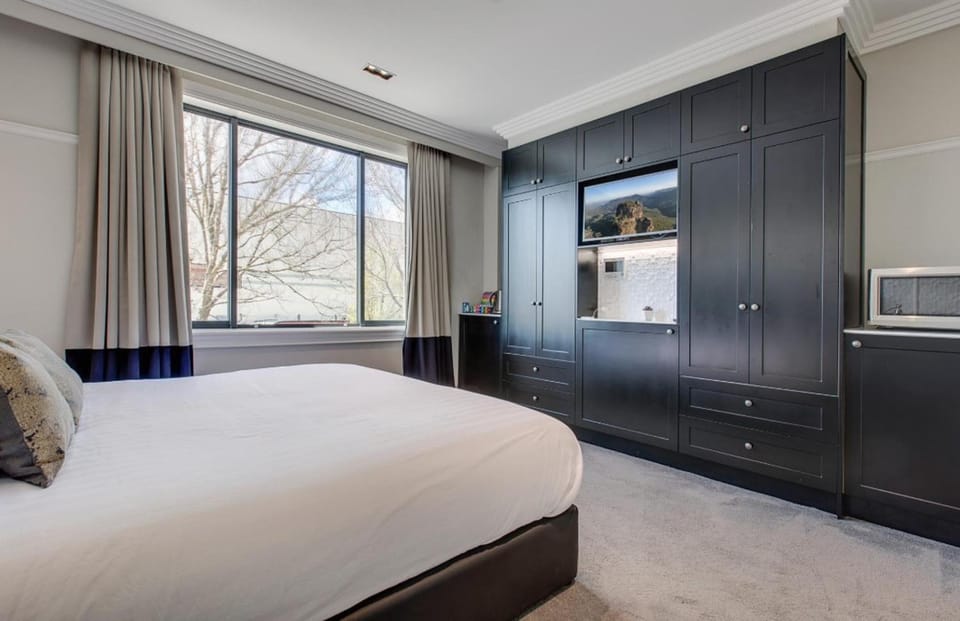 Mountain Retreat, Steps from Train Station Apartment in Katoomba