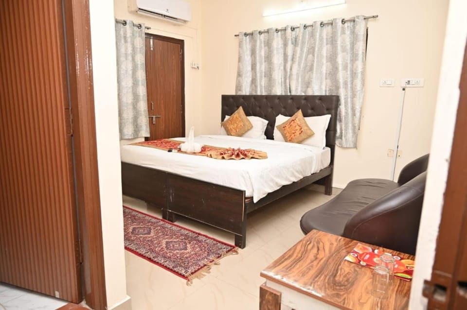 View (from property/room), Street view, Family, room service, VIP