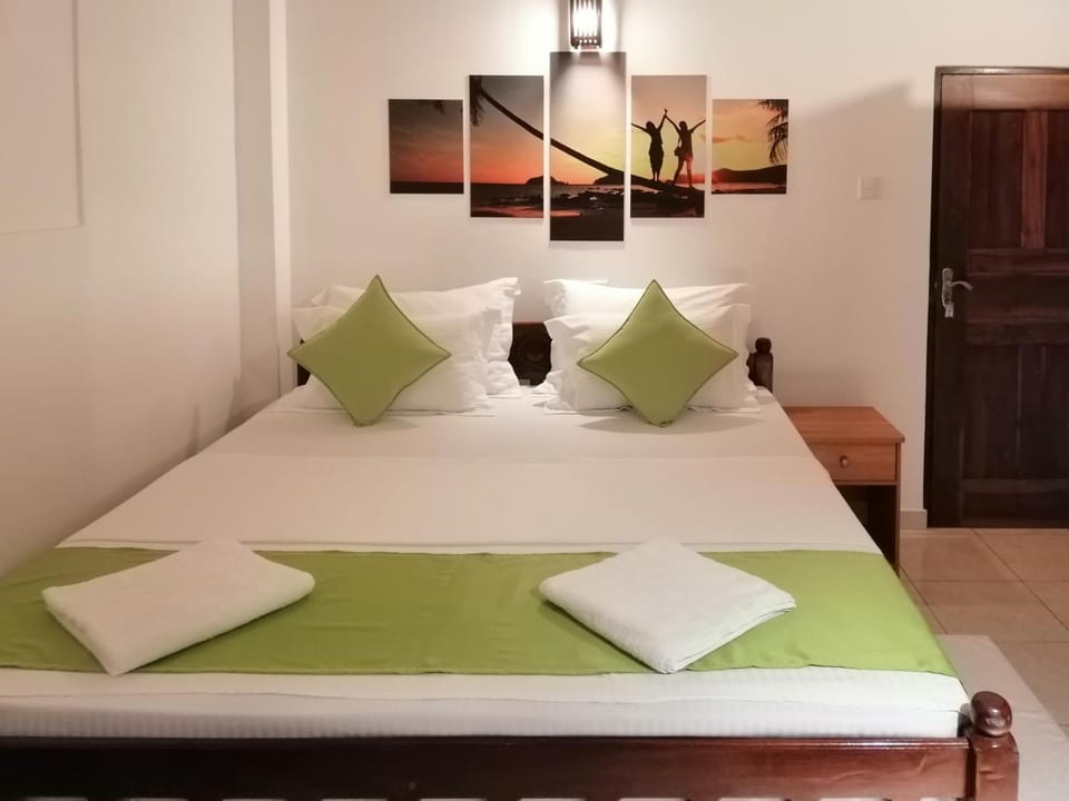 Bed, Photo of the whole room, Bedroom, Sea view