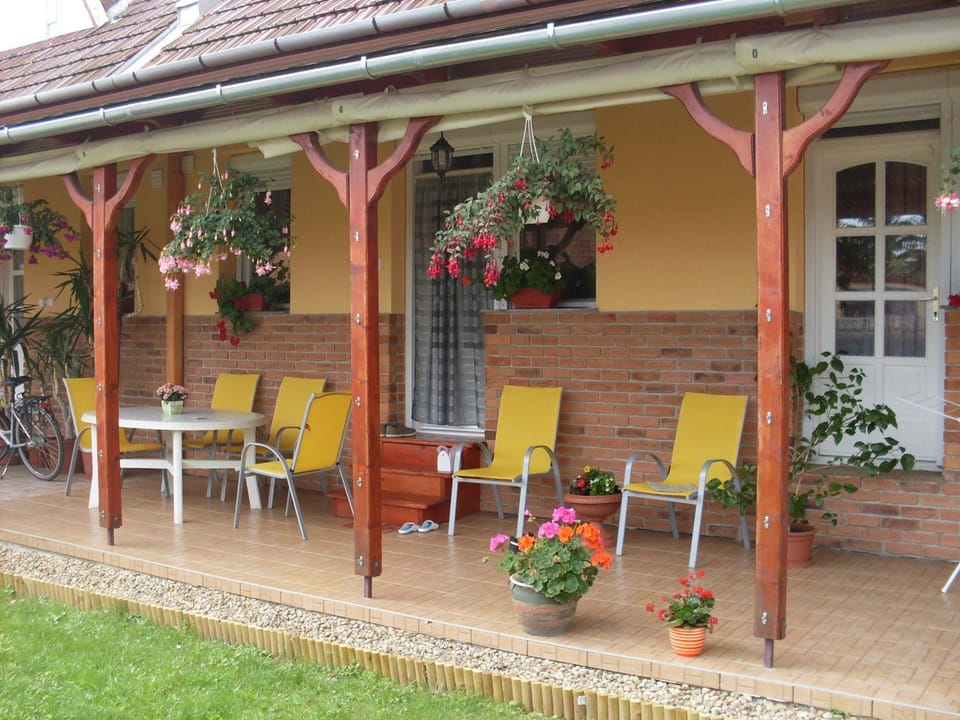 Patio, Facade/entrance, Spring