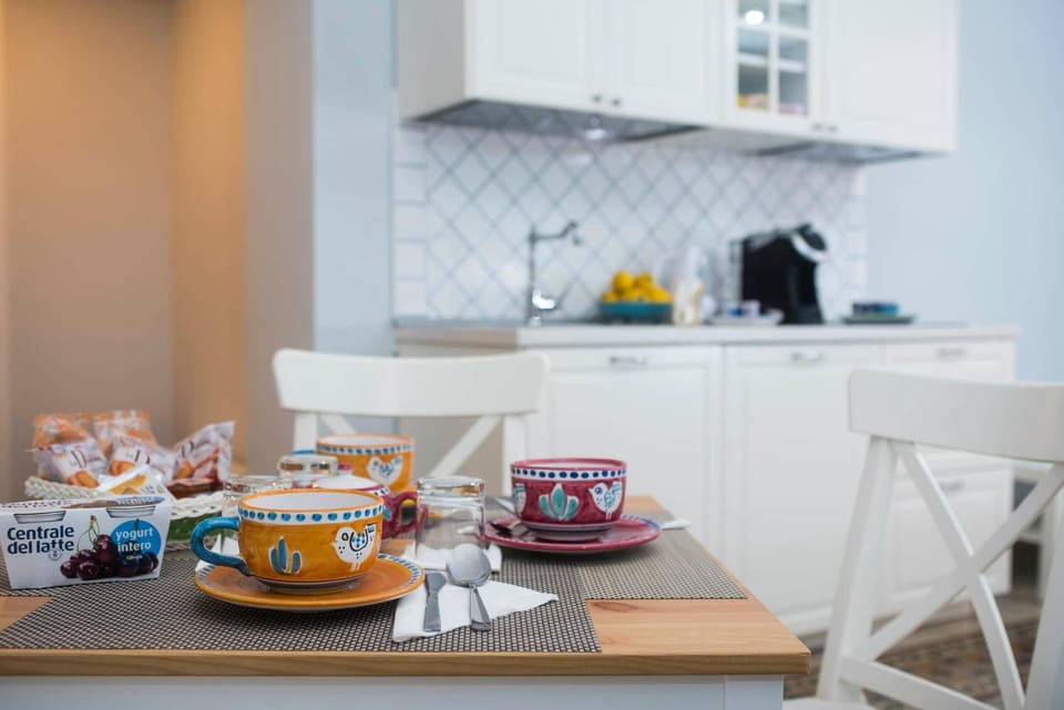 Coffee/tea facilities, Decorative detail