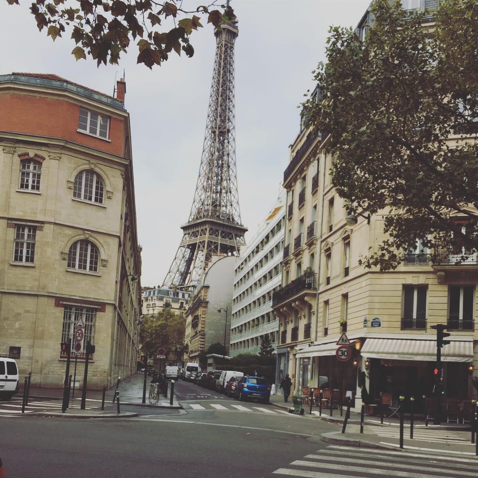 Eiffel Tower Champs De Mars Apartment in Paris