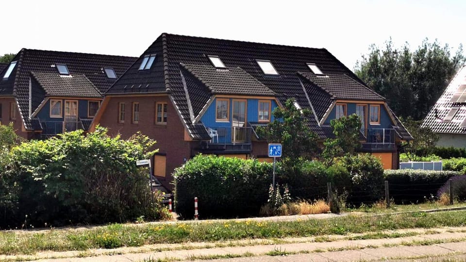 Property building, Street view