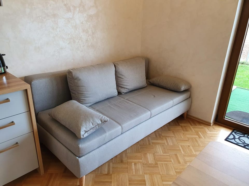 Seating area, Bedroom