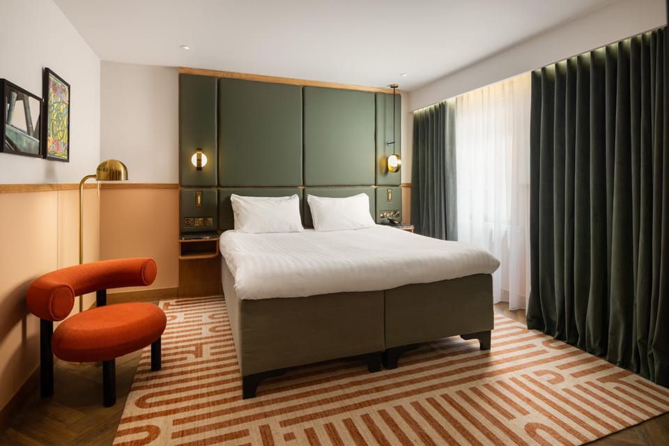 Bed, Photo of the whole room, Bedroom