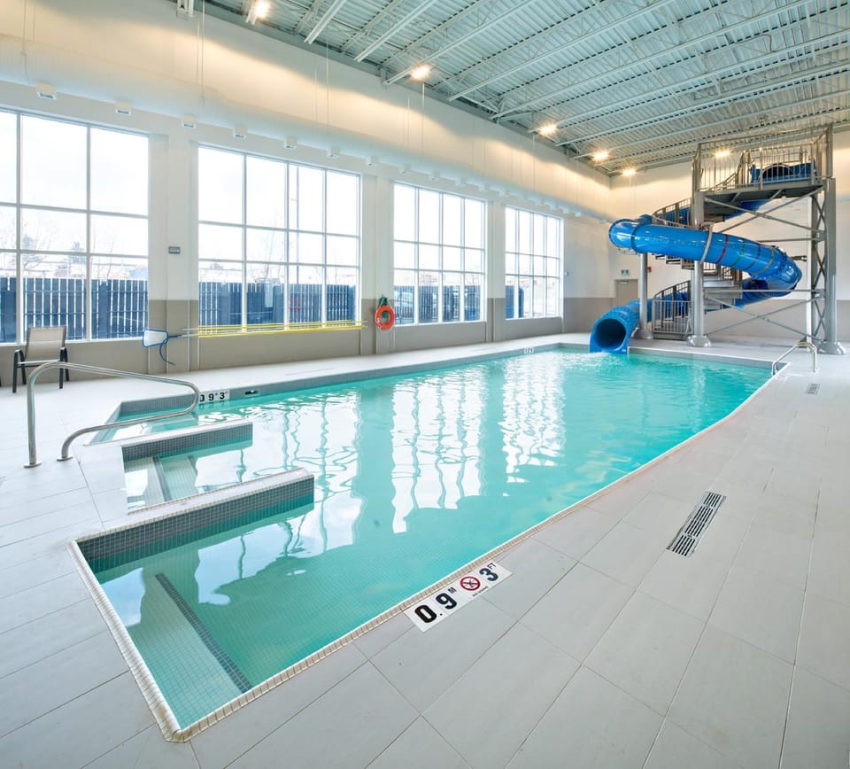 Swimming pool, Swimming pool