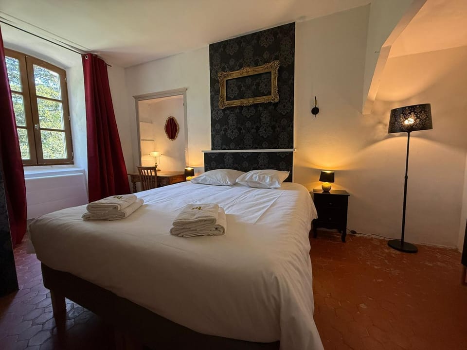 Bed, Bedroom