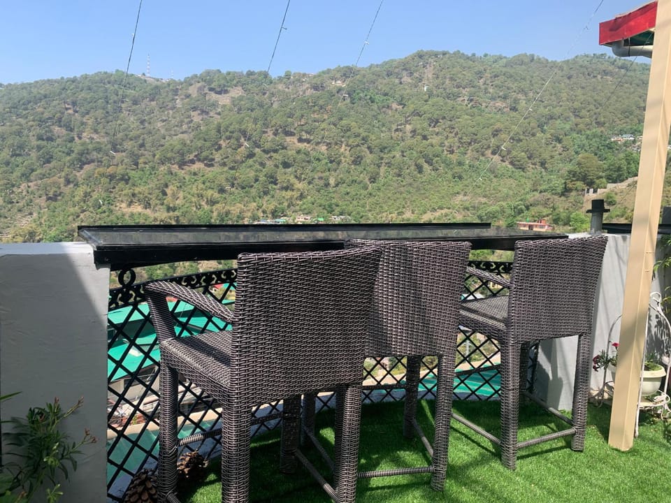 Balcony/Terrace, Mountain view