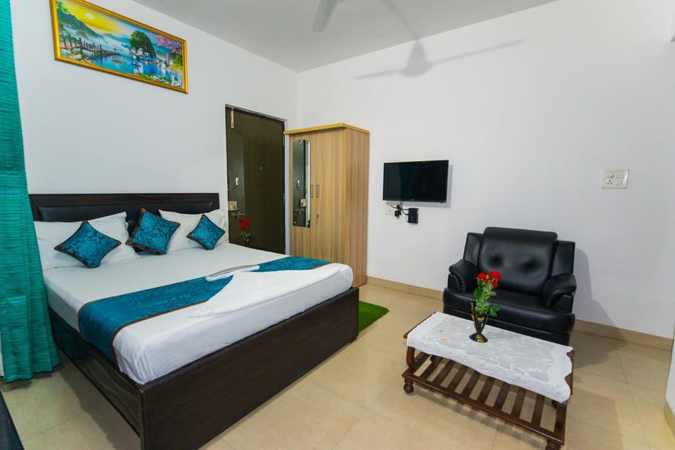 Aristo Room, Apartment - Homestay near Kokilaben Dhirubai Ambani Hospital for family only, Bed and Breakfast in Mumbai