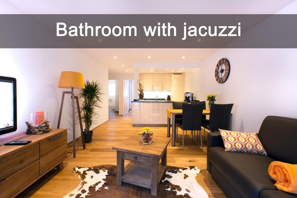 TV and multimedia, Kitchen or kitchenette, Living room, Dining area, Food, kitchen