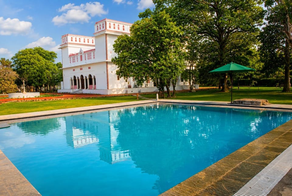 Property building, Swimming pool