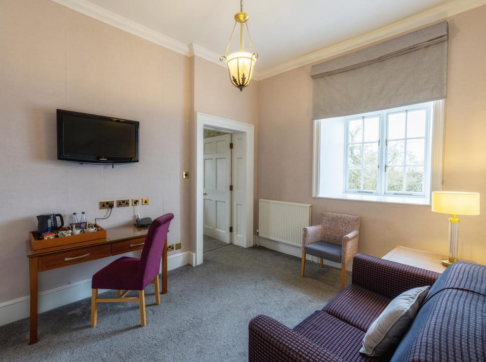 Toilet, TV and multimedia