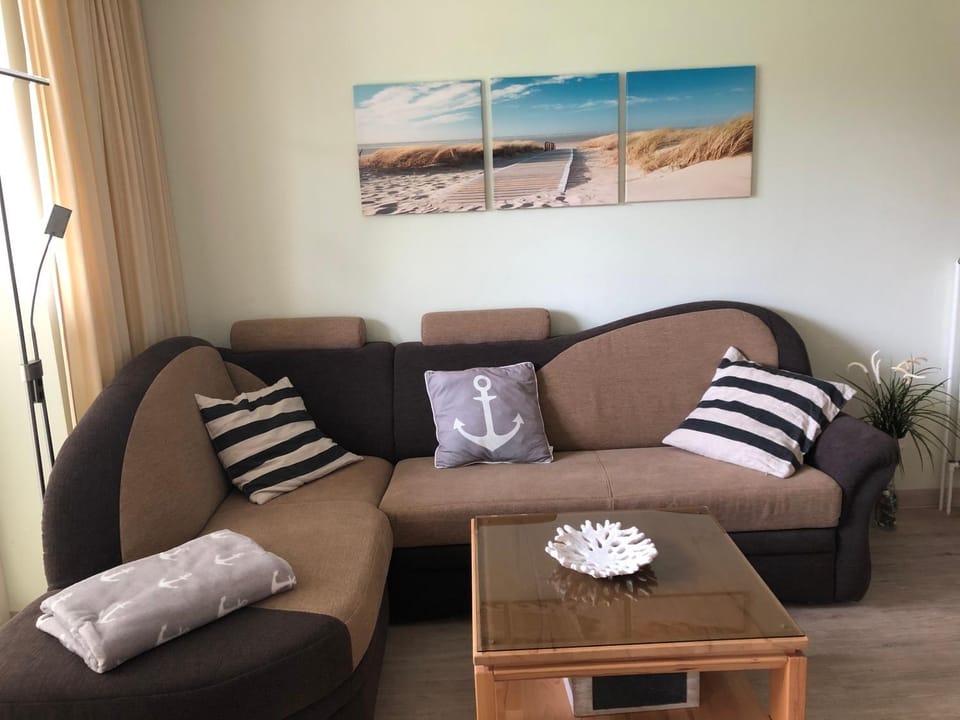 Living room, Photo of the whole room, Seating area