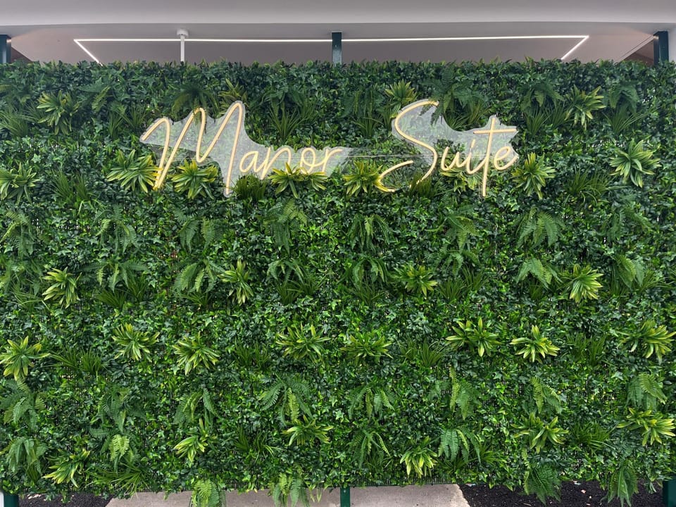 Logo/Certificate/Sign, Meeting/conference room, Entertainment