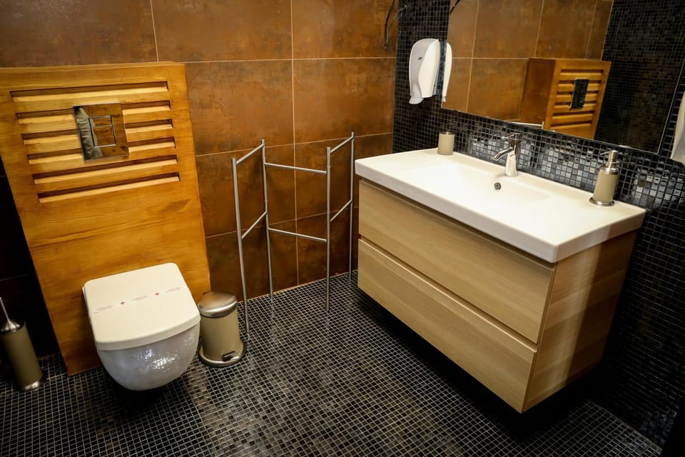 Shower, Toilet, Bathroom
