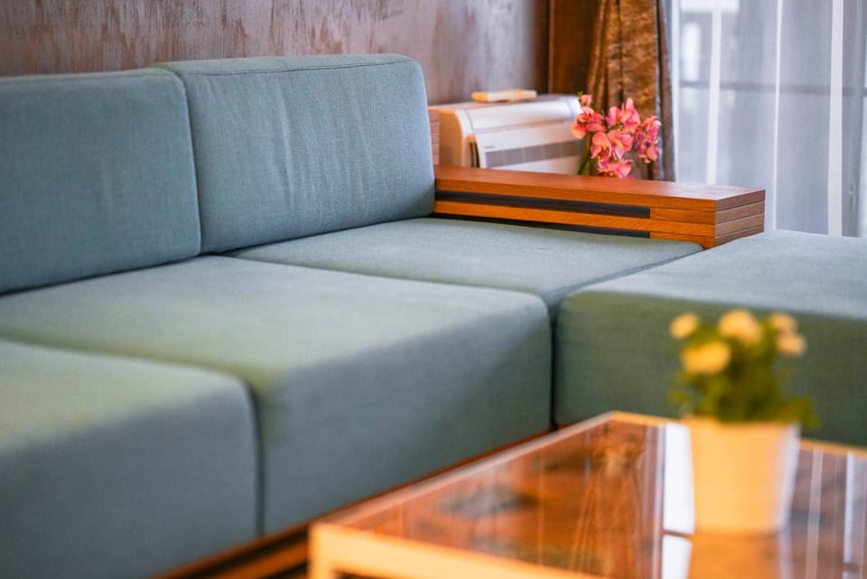 Living room, Seating area, furniture