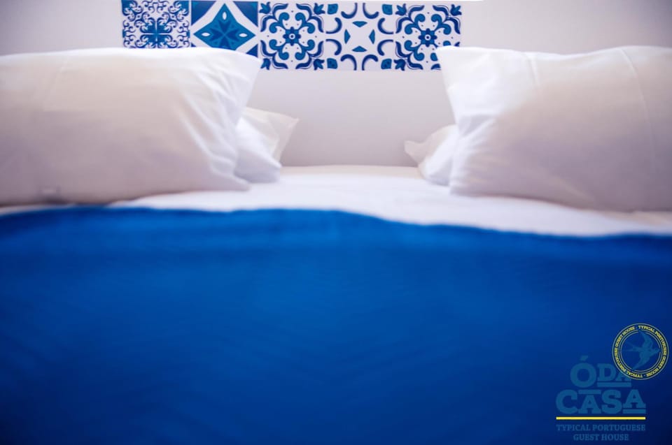 Bed, Property logo or sign, Property logo or sign, Other, Photo of the whole room, Decorative detail, Logo/Certificate/Sign, Logo/Certificate/Sign, Bedroom