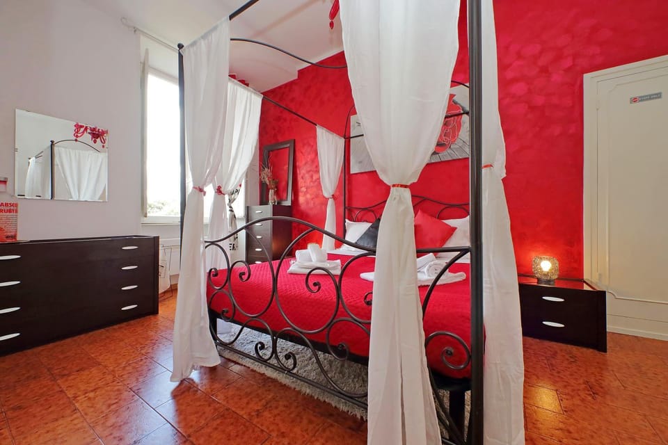 Luxury Domus Amadeus Apartment in Rome
