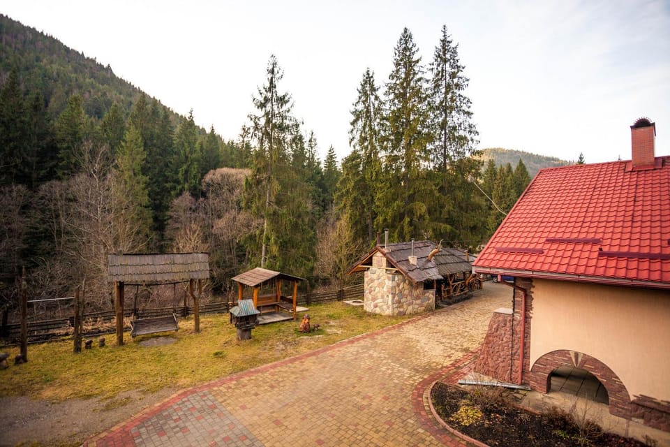 Mountain view, Inner courtyard view