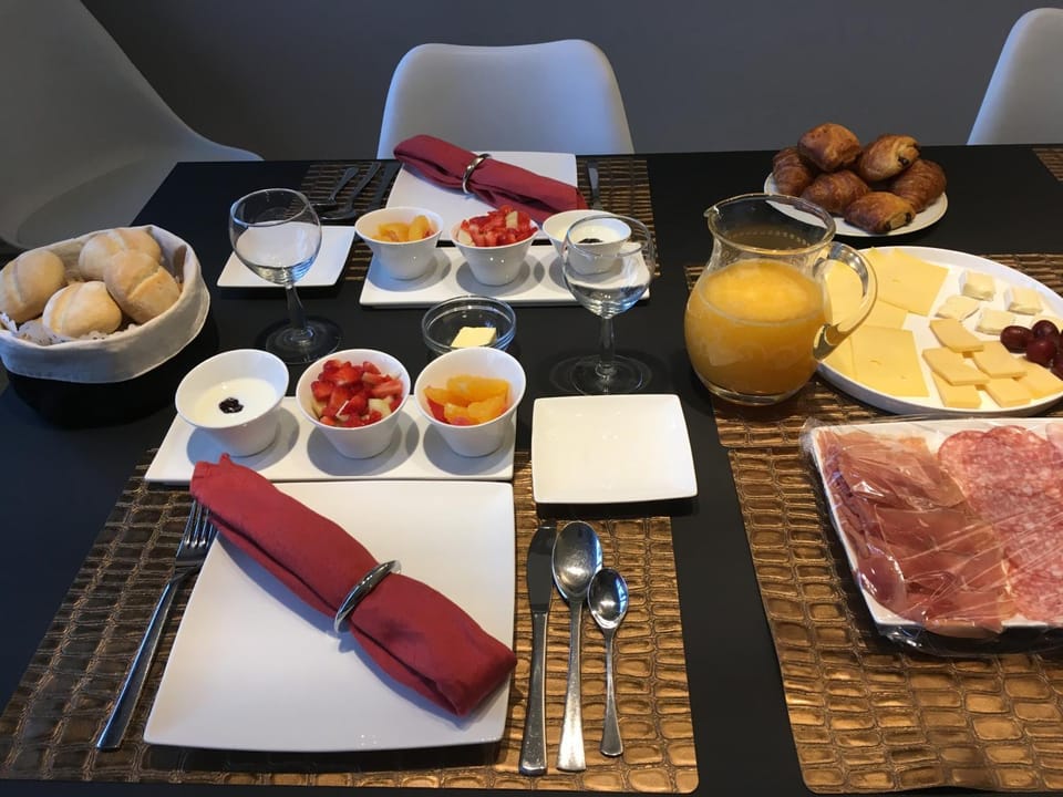 Breakfast, Continental breakfast