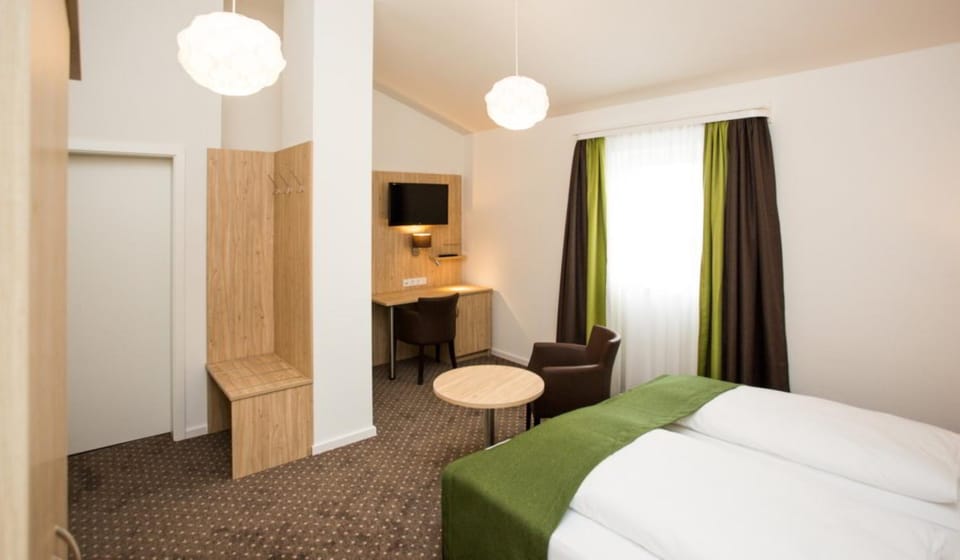 Bed, TV and multimedia