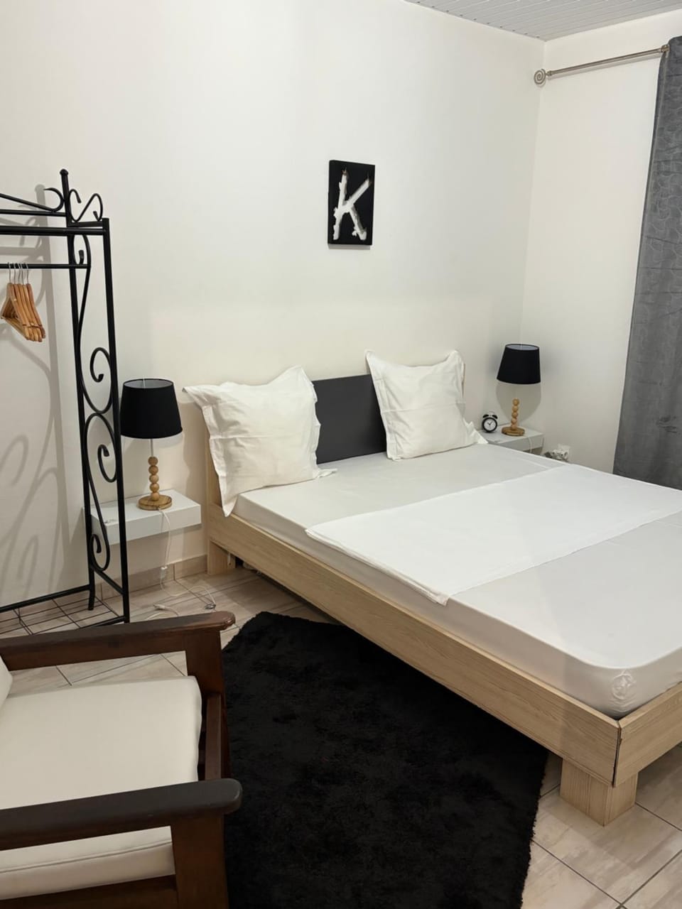 Bed, Photo of the whole room, Bedroom