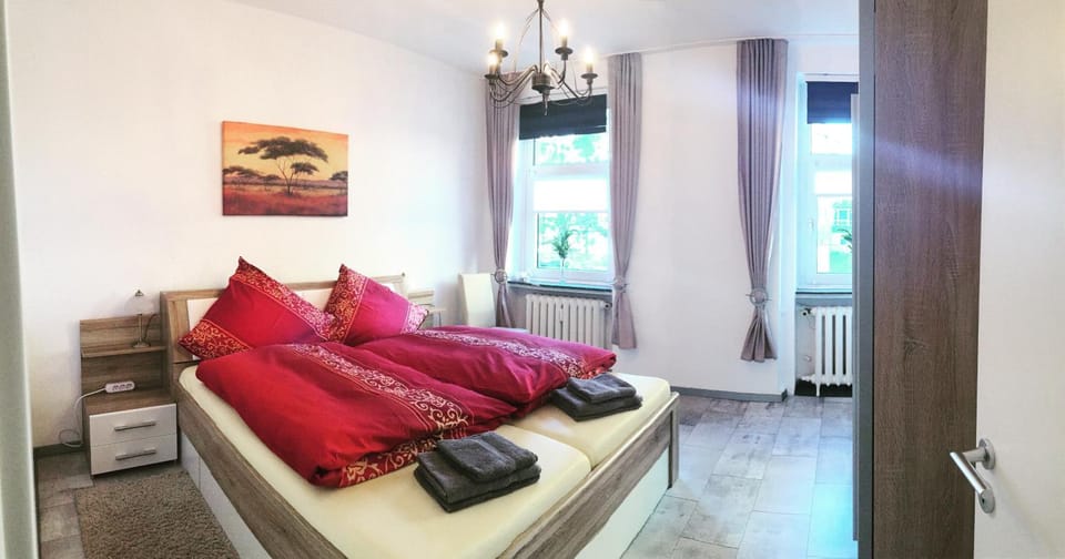 Nearby landmark, Day, Bedroom, City view, Landmark view, Street view, Family, Family