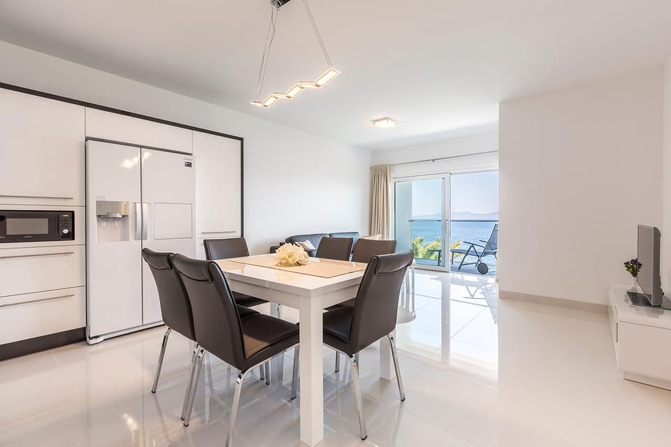 Dining area, Sea view
