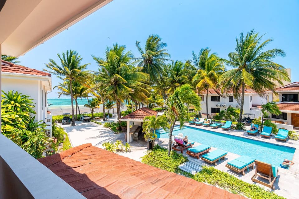 Pool view, Swimming pool