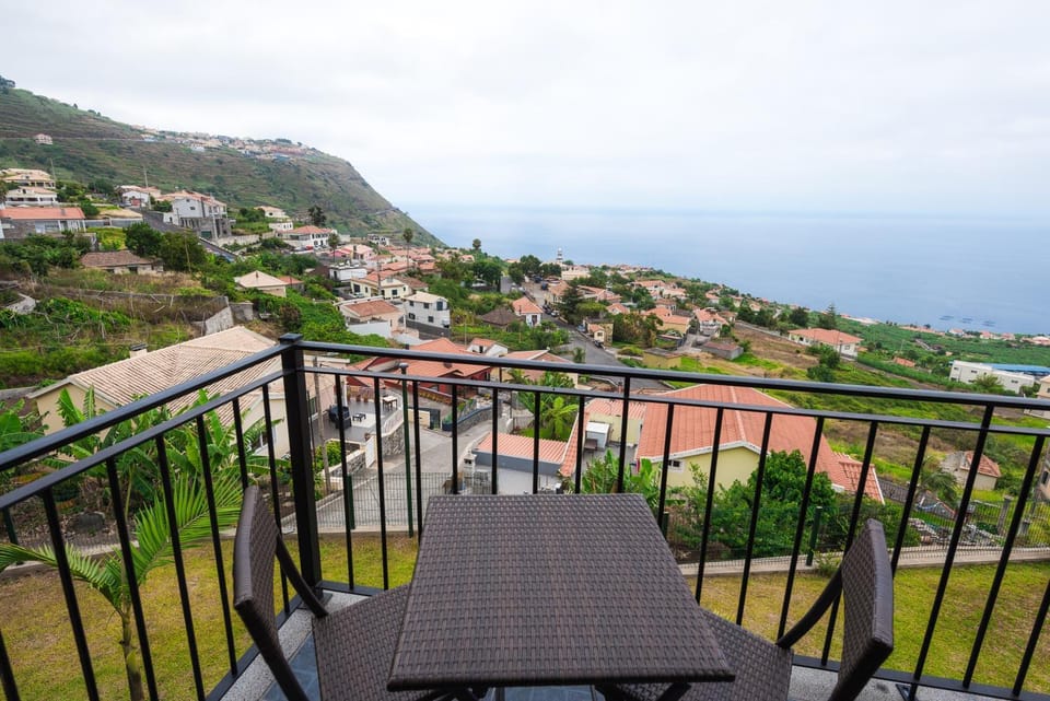 Balcony/Terrace, Mountain view, Sea view