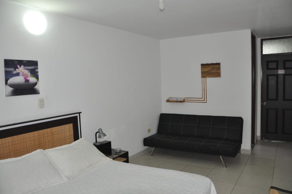 Photo of the whole room, Decorative detail