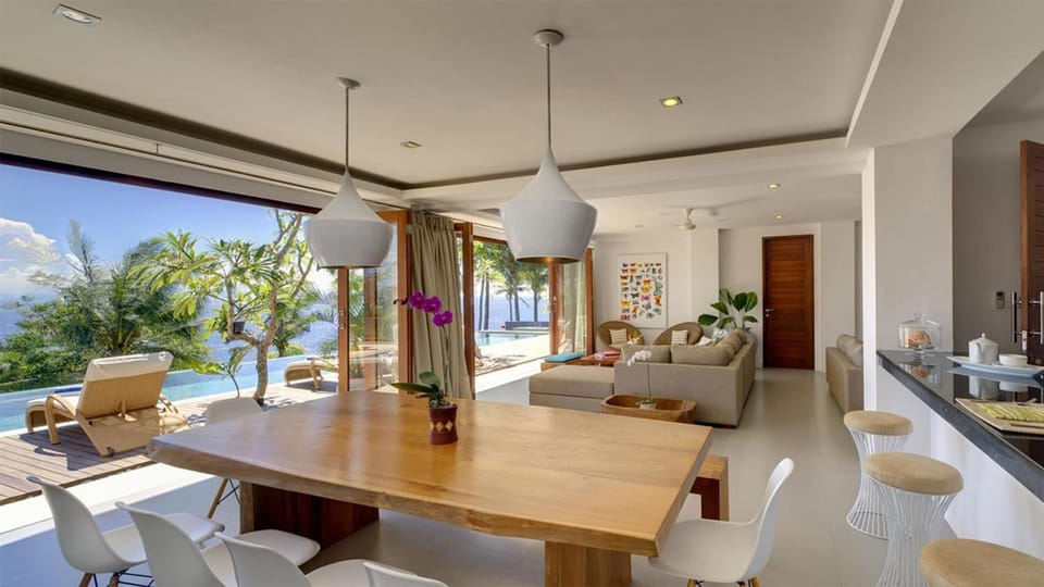 Natural landscape, View (from property/room), Living room, Seating area, Dining area