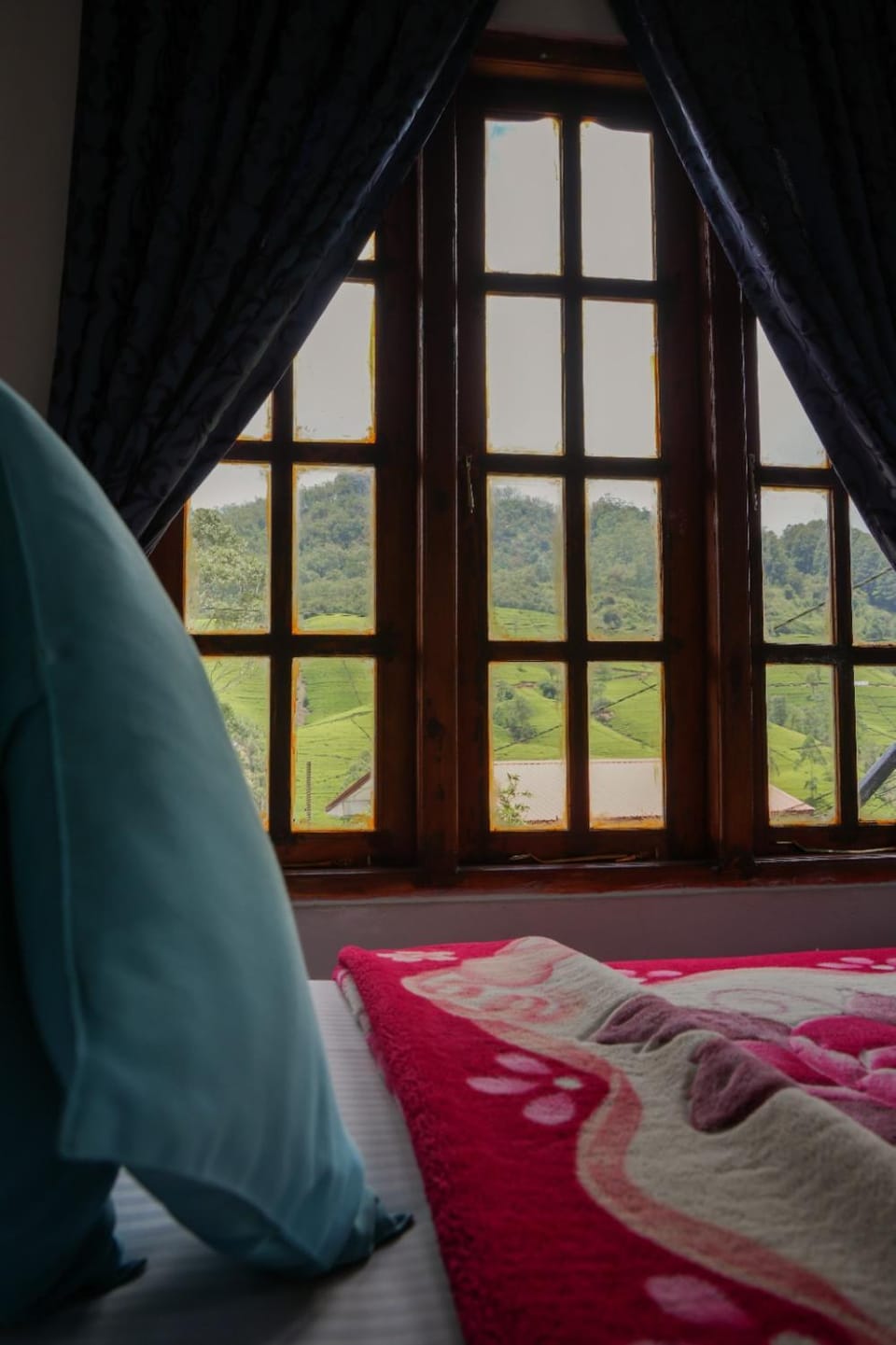 The Train View Bed and Breakfast in Nuwara Eliya