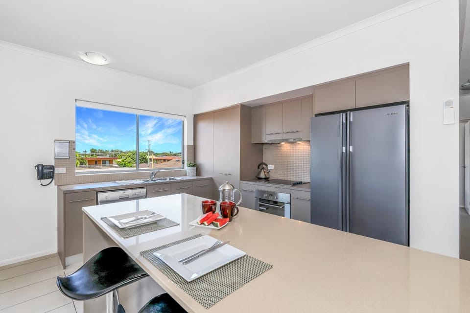 Kitchen or kitchenette, oven, stove